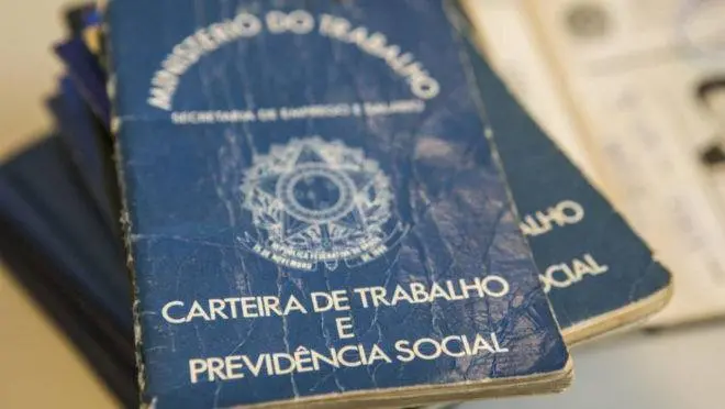 Imagem da notícia: Governo avalia benefício a demitidos
