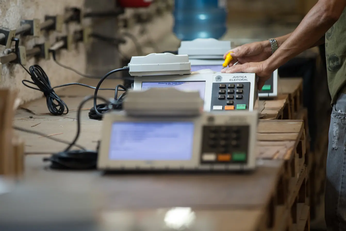 Imagem da notícia: Posso confiar na urna eletrônica? 