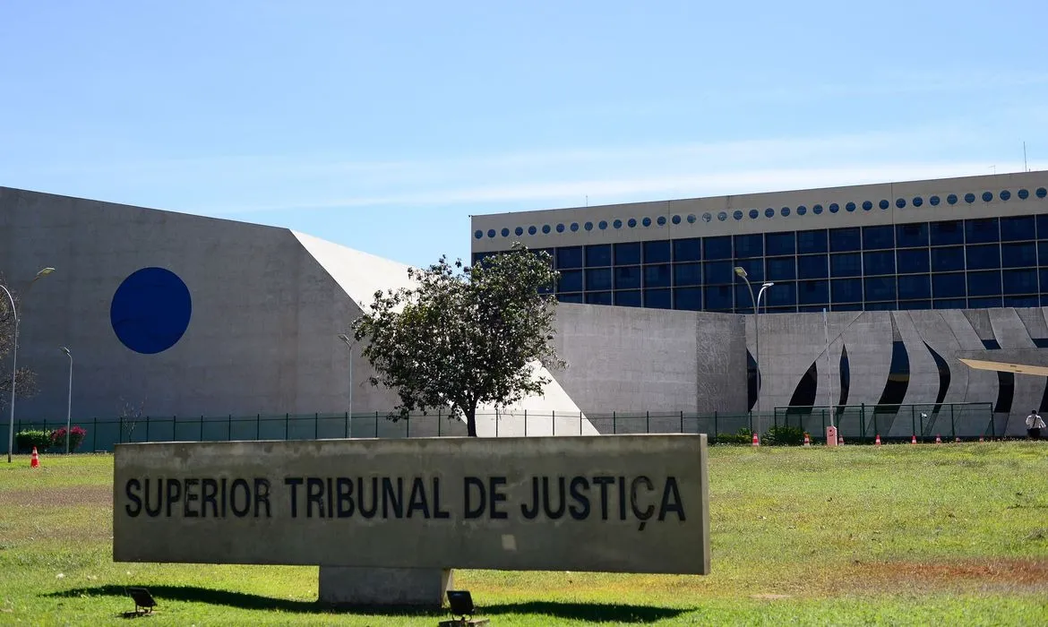 O STJ julgará  se as operadoras são ou não obrigadas a cobrir procedimentos (como exames, cirurgias e tratamentos) não previstos na relação da ANS.