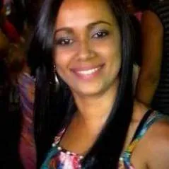 Cícera Samires dos Santos Souza foi morta a tiros pelo namorado quando trabalhava como vendedora em uma ótica na cidade de Milagres.