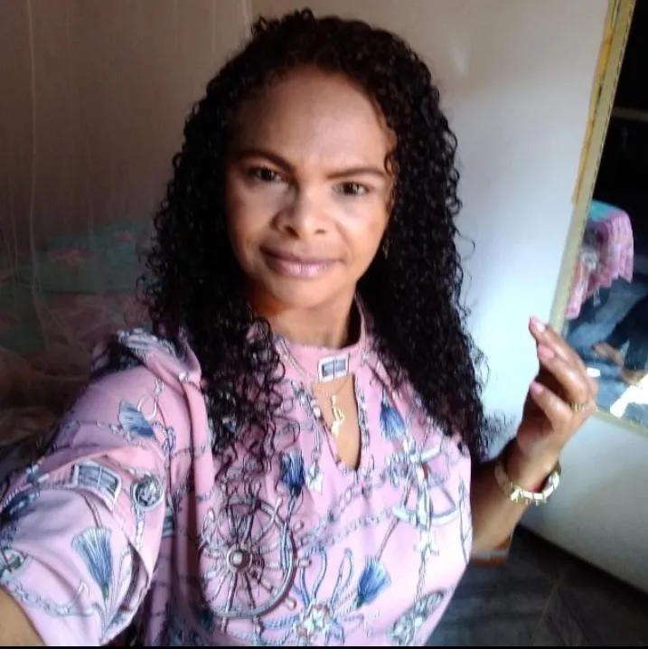 Em 2018, Conceição retomou os estudos, em meio a diversas dificuldades, uma delas era a distância da sua casa até o CEJA. Ela tinha que andar 3 km para chegar em um ponto de ônibus