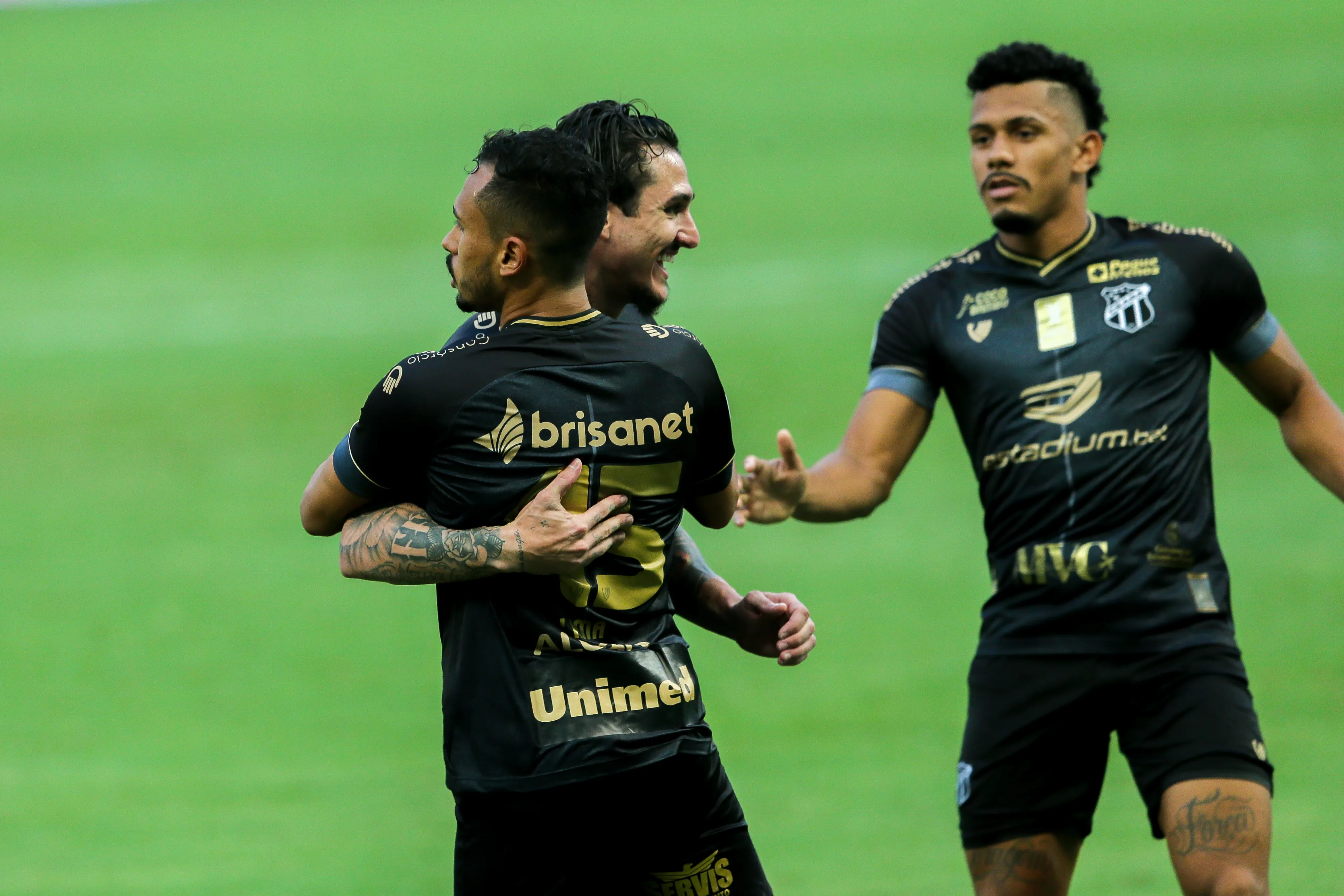 Vina, Lima e Fernando Sobral têm sido destaques do Ceará nos últimos jogos