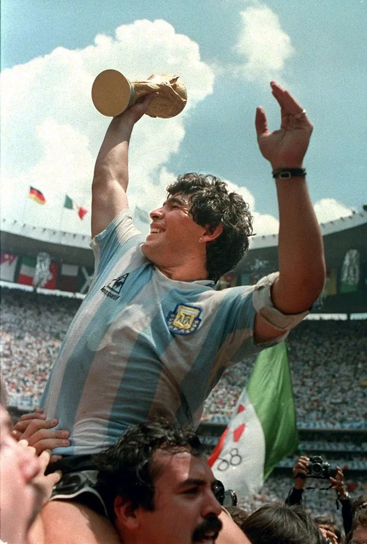 Maradona é o maior jogador da história do futebol argentino