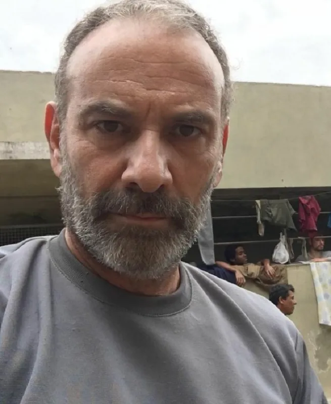 Sem acesso ao paciente, familiares e amigos têm sido informados sobre o estado de saúde de Ricca por meio da equipe médica