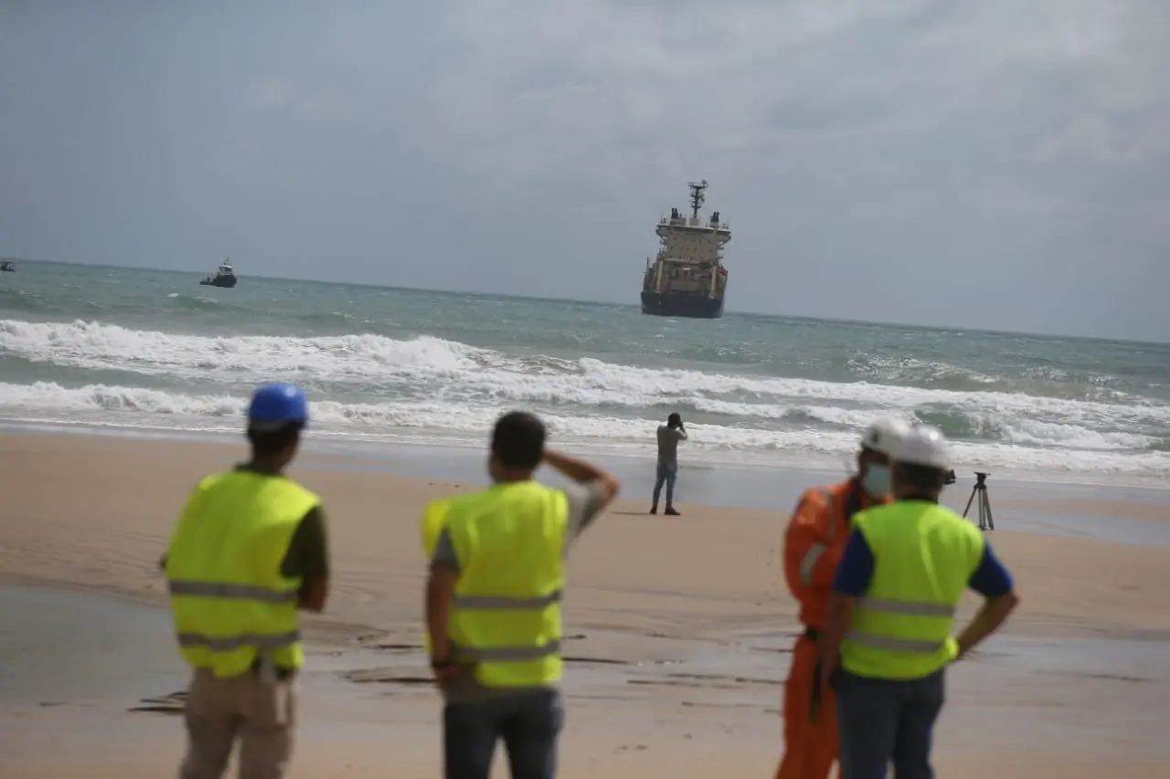 Imagem da notícia: Instalação do primeiro cabo de fibra óptica entre Brasil e Europa começa na Praia do Futuro