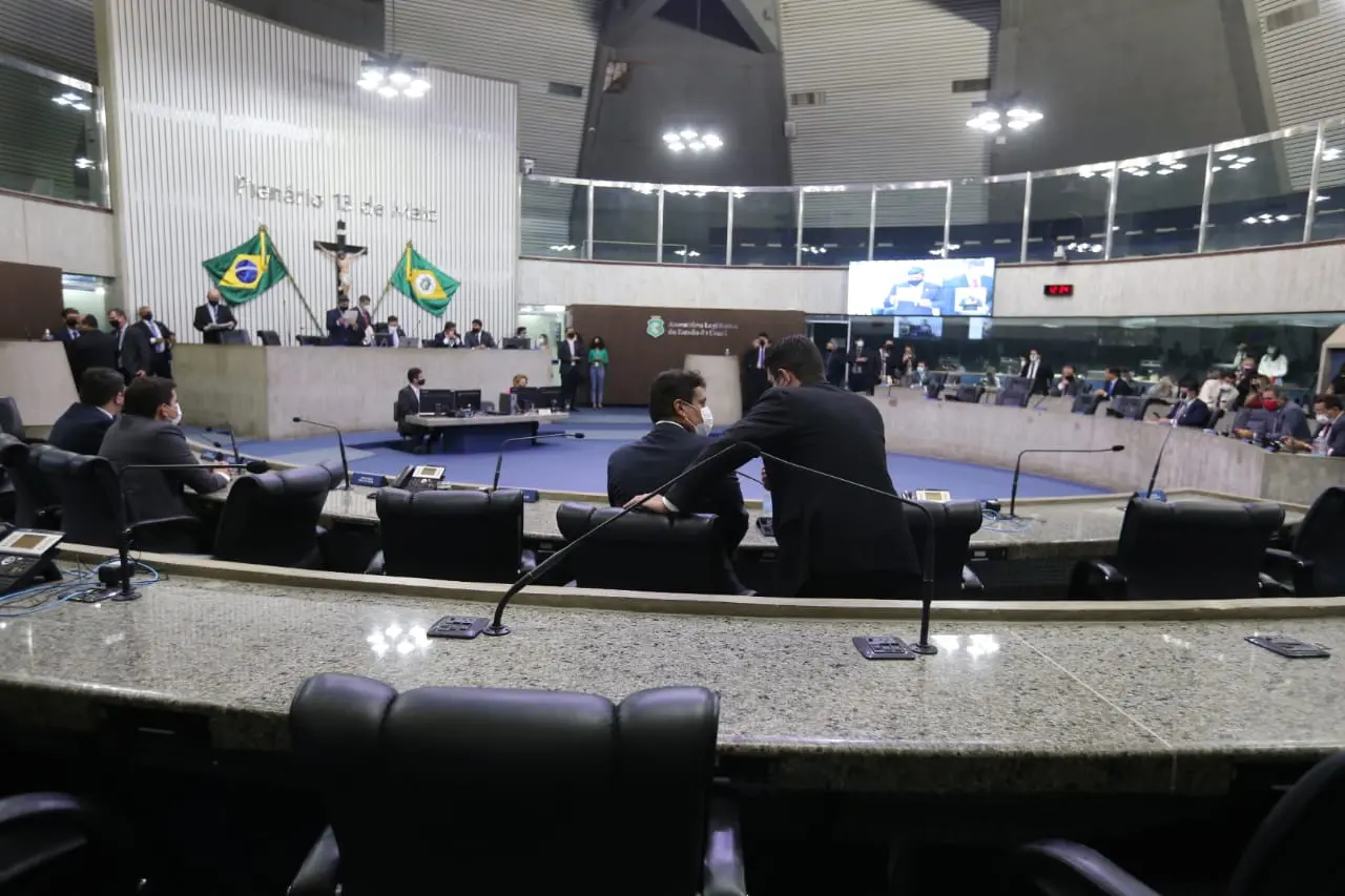 Imagem da notícia: AL aprova fundo de investimentos para pequenas empresas e endurece punições para inadimplentes