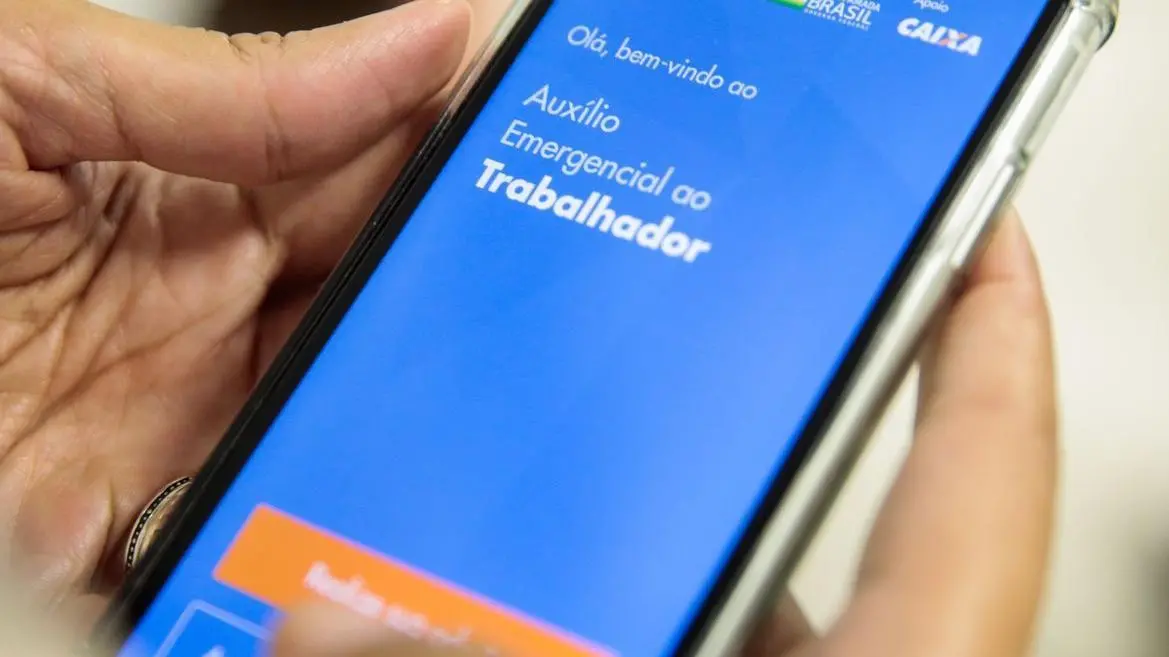 Imagem da notícia: Auxílio emergencial: Caixa libera benefício para pessoas nascidas entre julho e dezembro