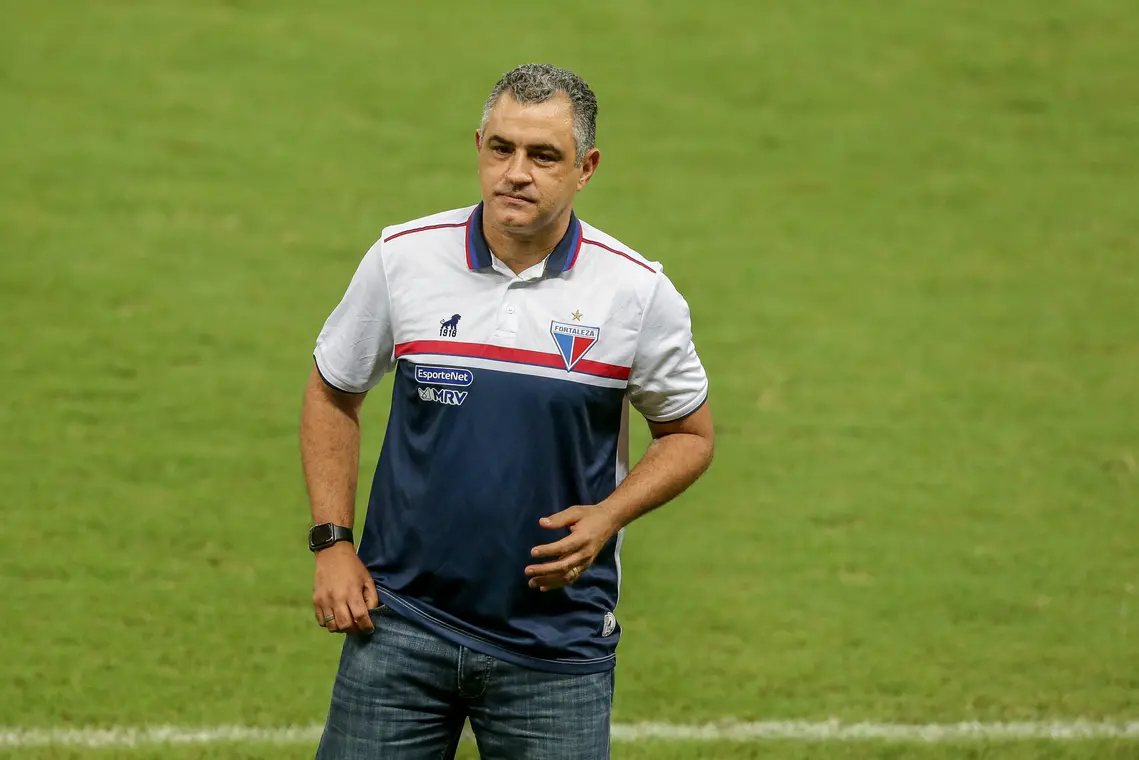 Imagem da notícia Após reunião, Fortaleza define manutenção do técnico Marcelo Chamusca no cargo