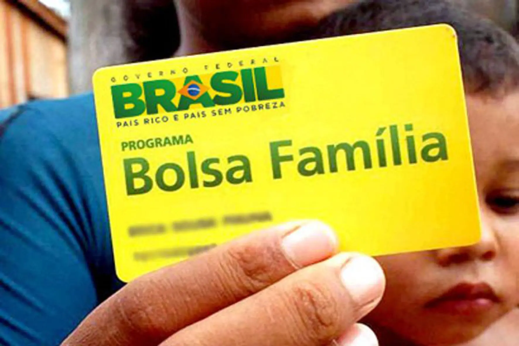 Imagem da notícia: Alternativa ao auxílio emergencial é remodelar programas, avaliam especialistas