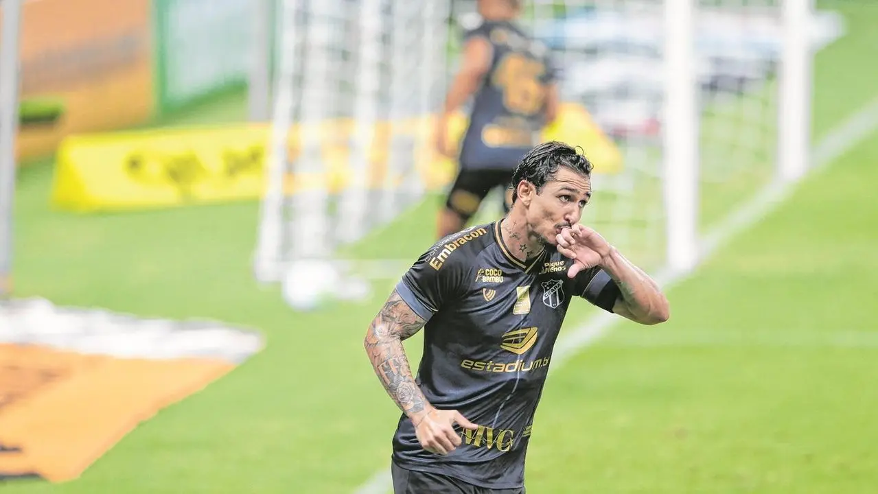 Imagem da notícia: Vina comenta negociação com Ceará e foco na Série A: 