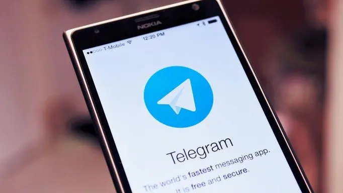 Imagem da notícia: Banimento de Trump do Twitter e apagão do Parler levam Bolsonaro e aliados para Telegram