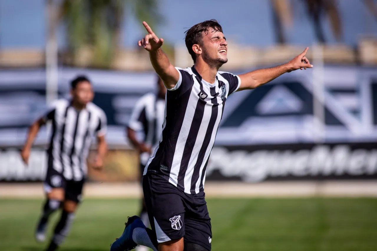 Rafael Carvalheira marcou o gol do Ceará aos 12 do primeiro tempo