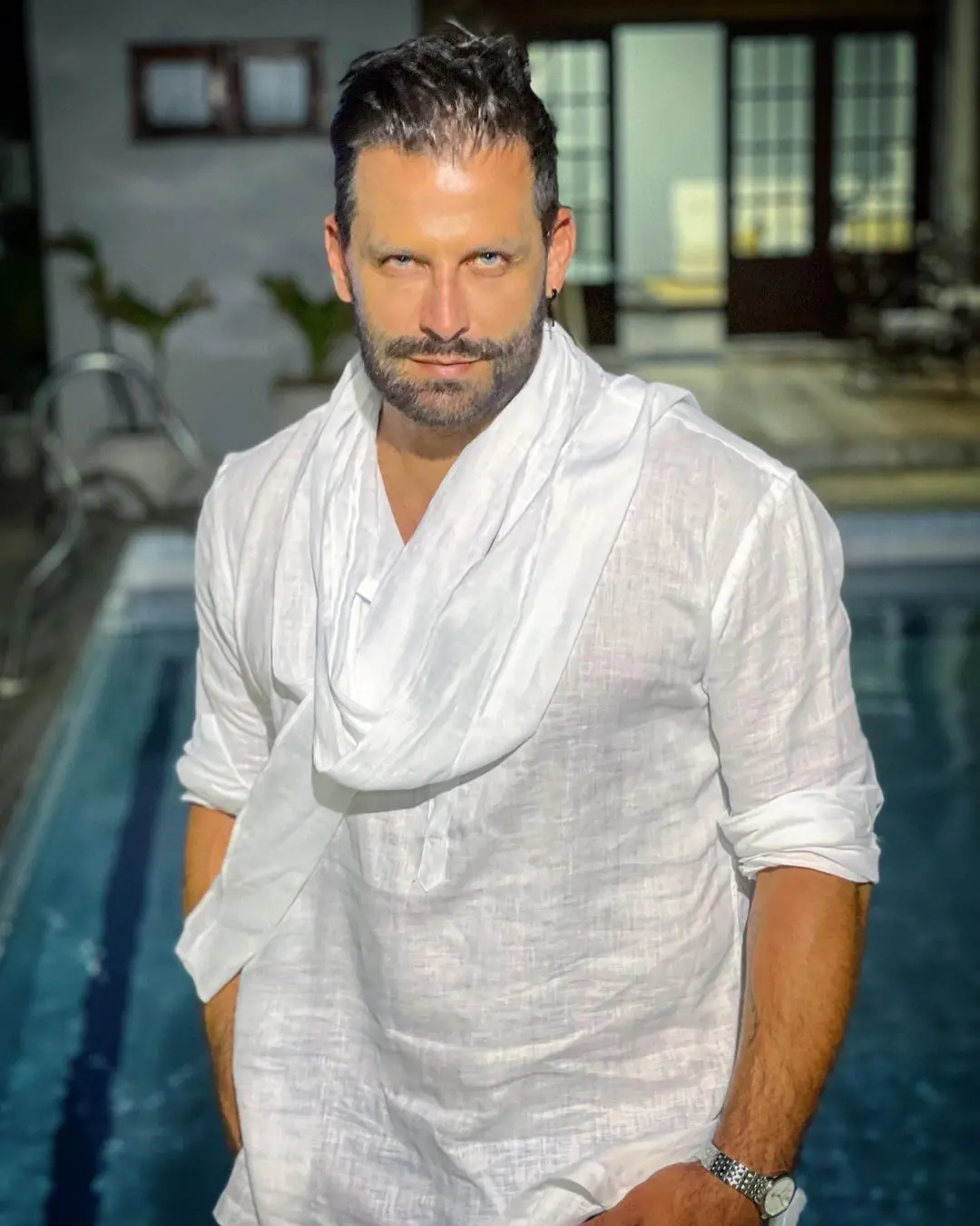 Imagem da notícia: Advogado de acusado de agredir Henri Castelli diz que ator deu primeiro soco