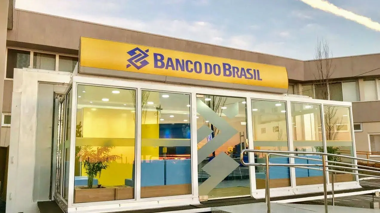 Imagem da notícia: Sob pressão de Bolsonaro, BB avalia revisar programa de enxugamento