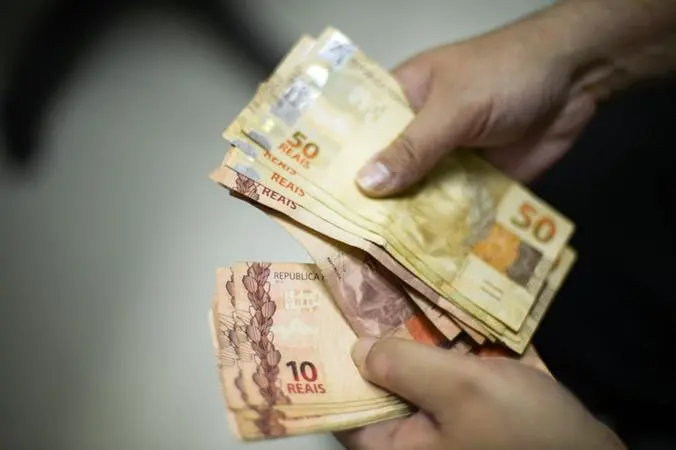 Imagem da notícia: Mais de 400 mil pessoas no Ceará ainda vão receber pagamento do abono salarial