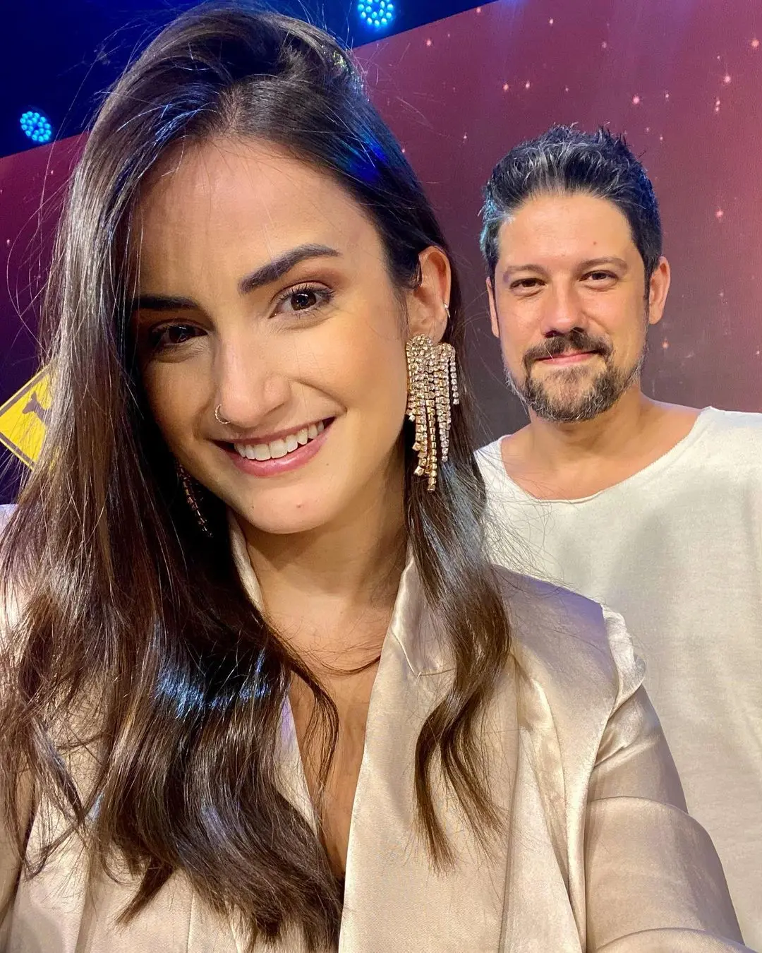Imagem da notícia: Mari Palma revela noivado com Phelipe Siani e mostra pedido inspirado em 'Friends'