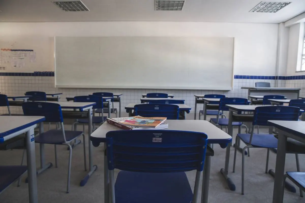 Imagem da notícia: Cerca de 4 milhões abandonaram estudos na pandemia, diz pesquisa