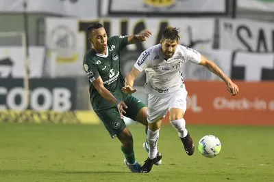 O Santos foi surpreendido pelo Goiás na Vila por 4 a 3 e vem caindo na tabela, agora em 10º
