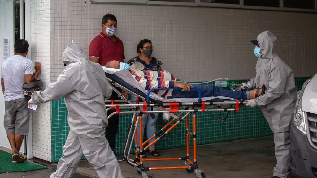 Imagem da notícia: Sete pacientes com Covid-19 foram transferidos de Manaus para hospital da rede privada de Fortaleza