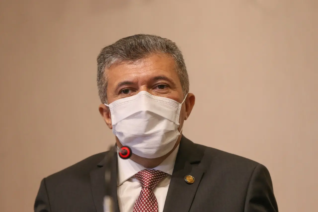 Imagem da notícia: Presidente da Câmara Municipal, Antônio Henrique (PDT) abre os trabalhos da Casa