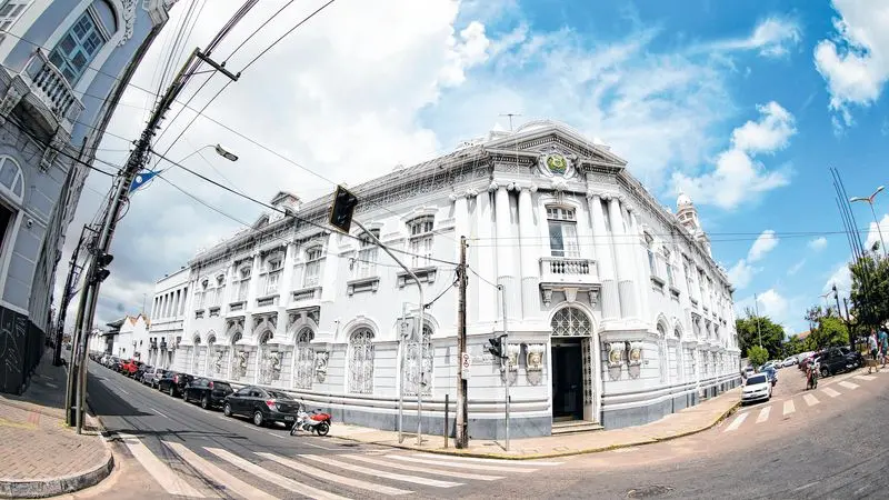 Imagem da notícia: Ceará foi o estado com maior queda na arrecadação em 2020, mas tendência é de recuperação