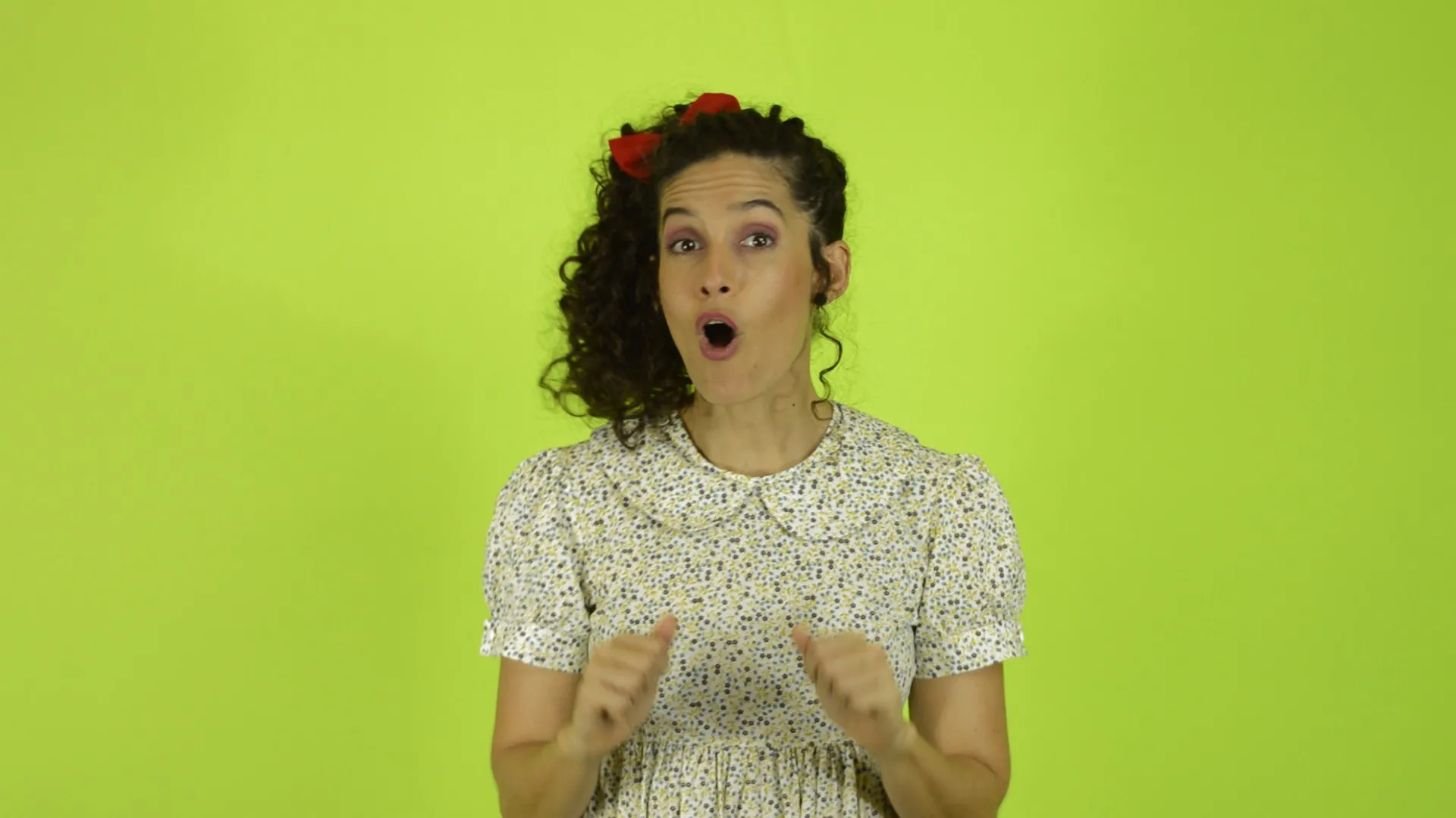Enquadramentos e margens são levados em consideração no videolibras, de acordo com Lyvia Cruz (foto)