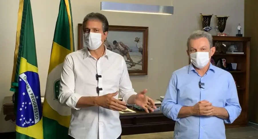 Imagem da notícia: Taxistas e motoristas de app serão contratados para levar idosos para vacinação, anuncia governador