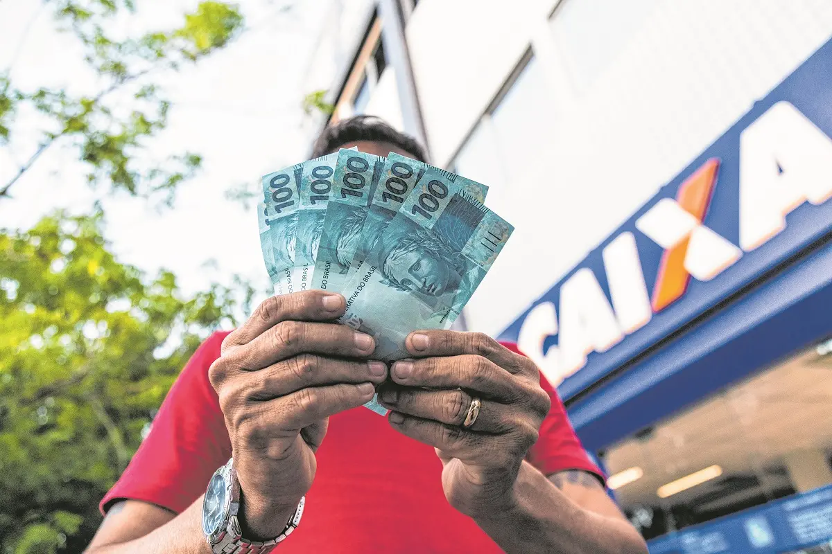 Imagem da notícia: Congresso Nacional analisa 14 projetos que prorrogam auxílio emergencial