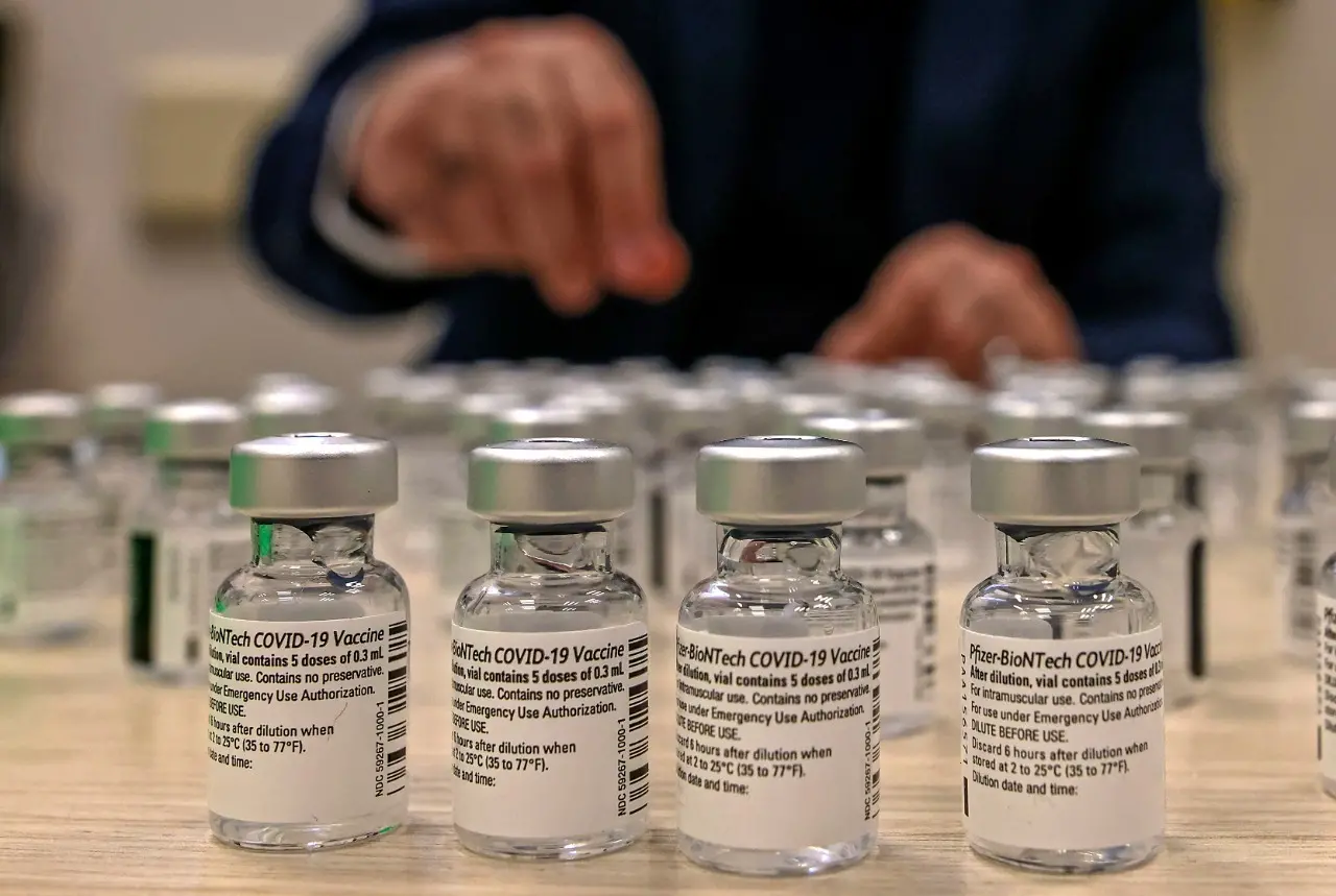 Imagem da notícia: Pfizer pede à Anvisa registro definitivo de vacina contra a Covid-19
