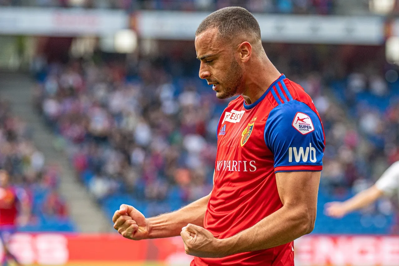Arthur Cabral é destaque do Basel no Campeonato Suíço
