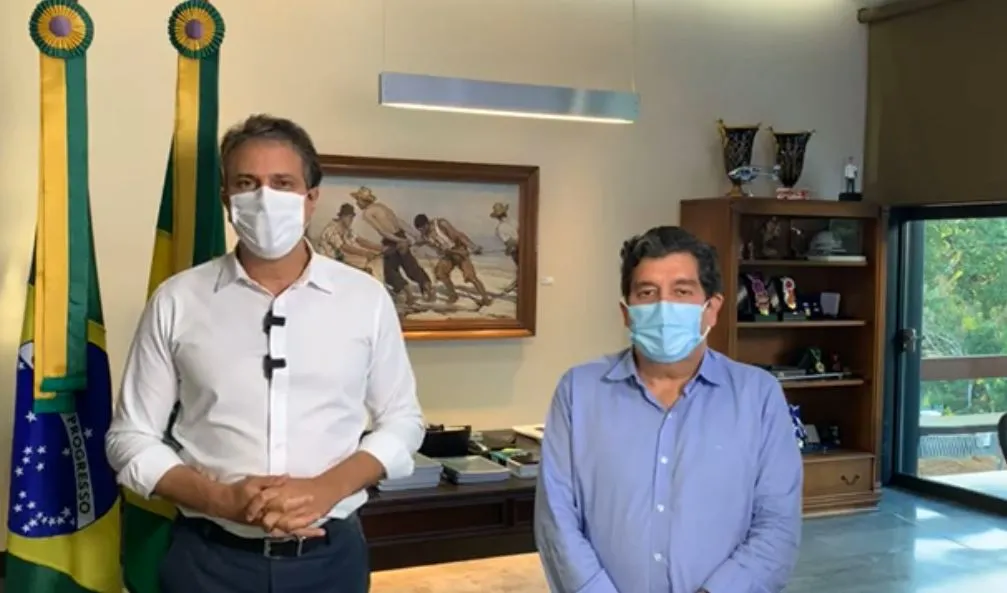 Governador informou na live que o Ceará teve quase 3 mil leitos de enfermaria para a doença, especialmente no pico da pandemia. Estado começou o ano com 327 leitos de UTI e pretende ampliá-los na Capital e no Interior