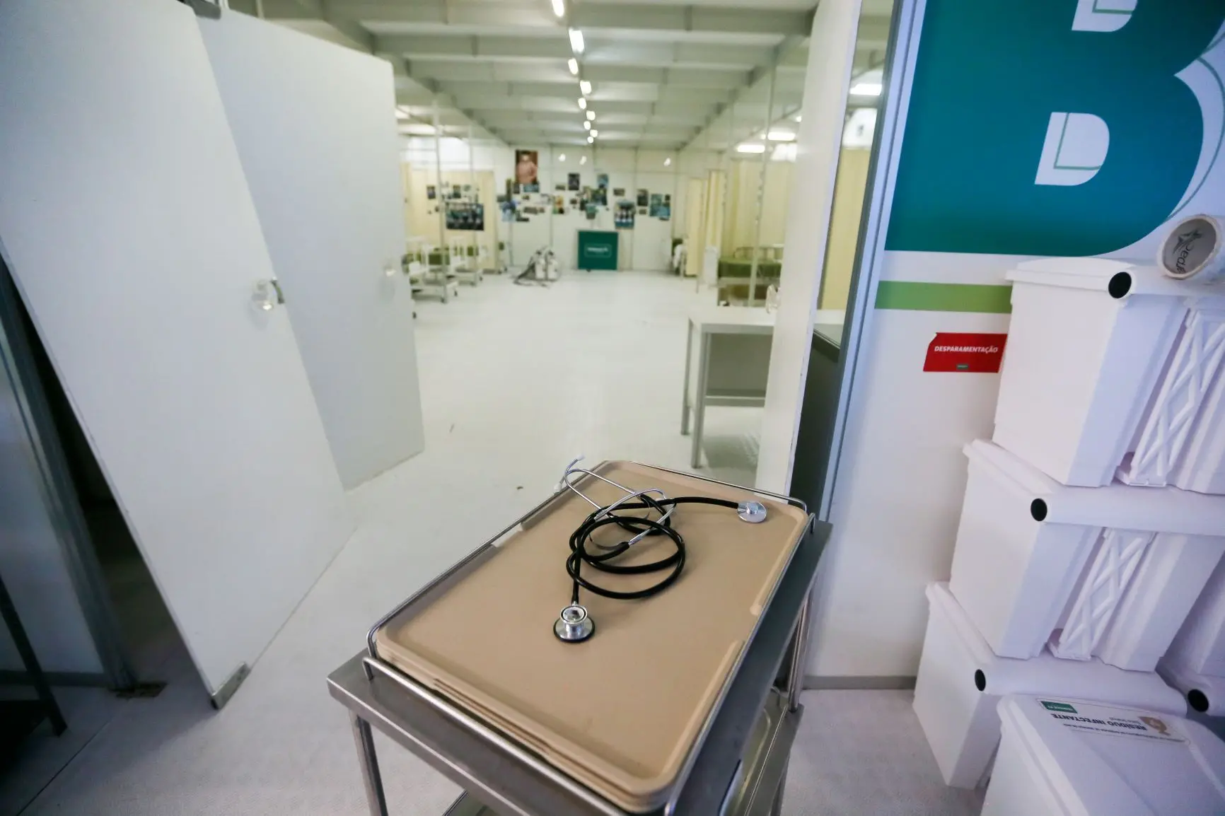 Imagem da notícia: Aumento de internações por Covid-19 faz Unimed Fortaleza reabrir hospital de campanha 