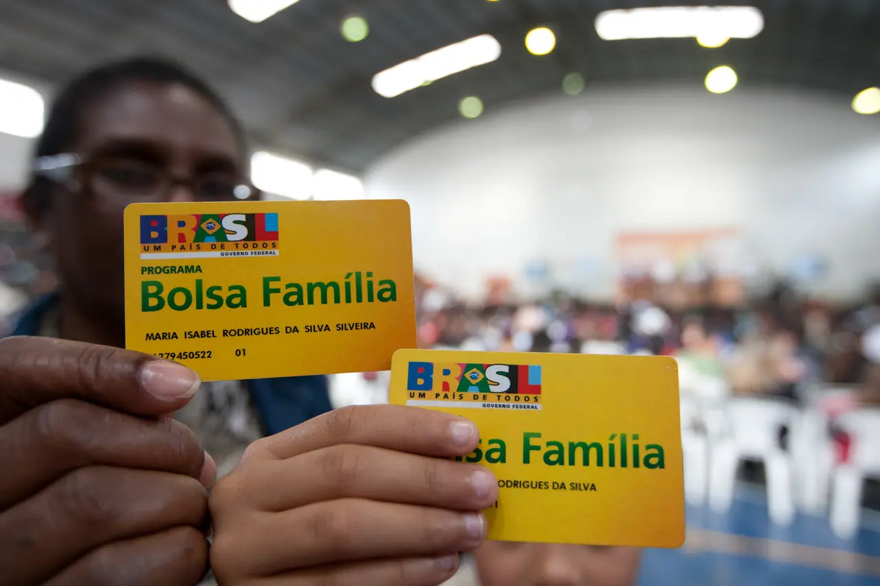 Imagem da notícia: Bolsa Família libera novos pagamentos na conta digital; confira calendário de 2021