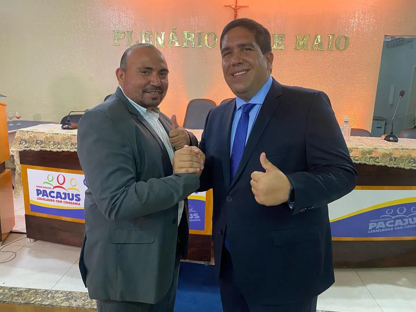 Imagem da notícia: Juiz eleitoral cassa mandato de prefeito e vice de Pacajus por abuso de poder político; cabe recurso