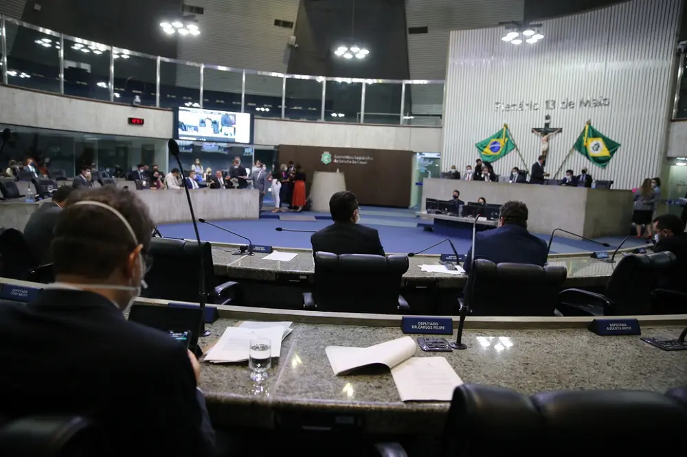Imagem da notícia: AL aprova pacote de socorro ao setor de eventos no Estado e calamidade em municípios do Ceará