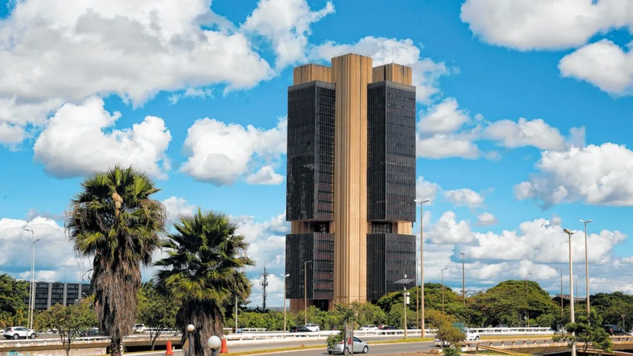 De acordo com o Boletim Focus, divulgado pelo Banco Central, a taxa básica de juros deverá encerrar o ano em 5,5%