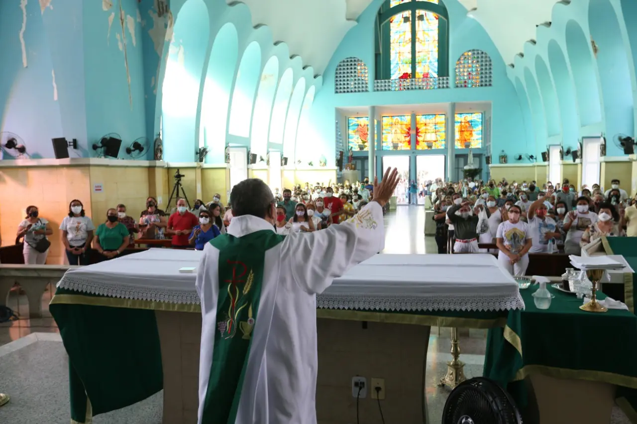 Imagem da notícia: Confira o horário de igrejas e templos religiosos no Ceará após novo decreto