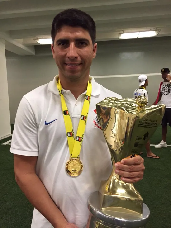 Agnello teve passagem vitoriosa no Corinthians como coordenador das categorias de base