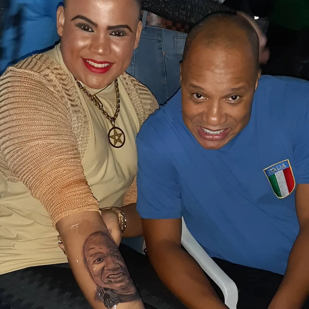 No Instagram, MC Maylon  publicou registro da tatuagem no dia 30 de setembro de 2020