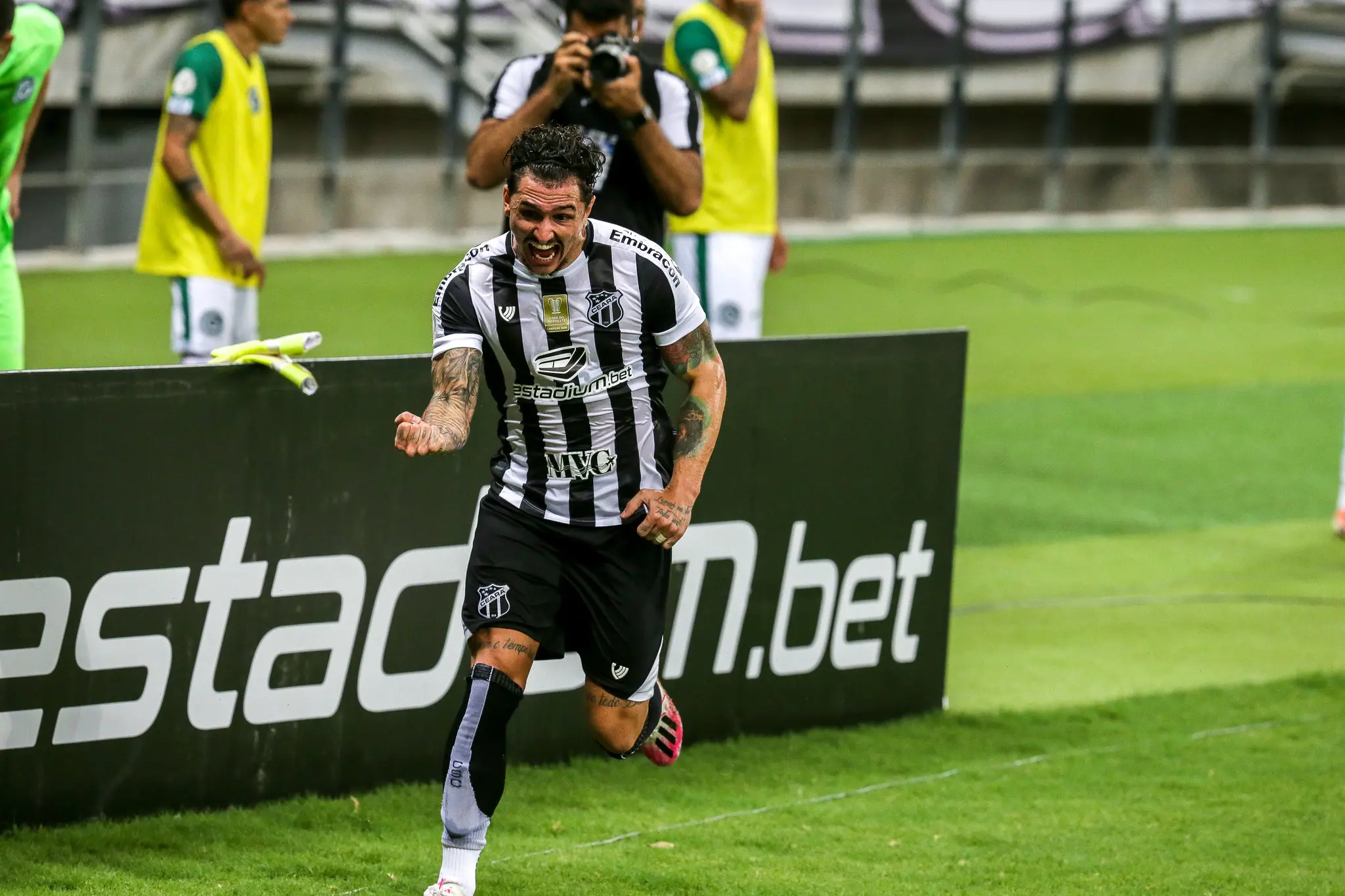 Imagem da notícia: Vina está na Seleção do Brasileirão 2020, diz jornalista; veja os escolhidos 
