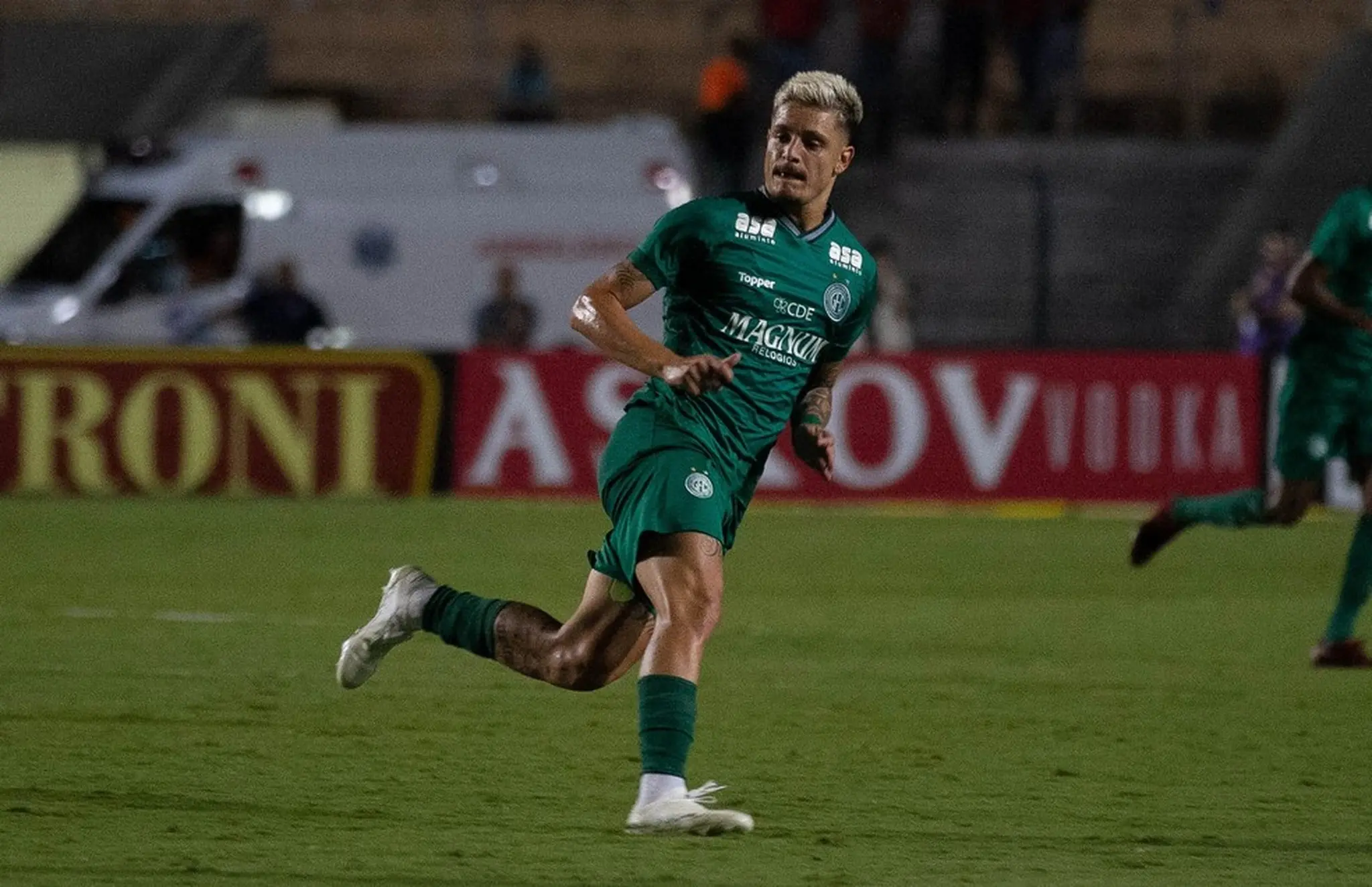 Imagem da notícia: Fortaleza anuncia contratação de Lucas Crispim, ex-Guarani
