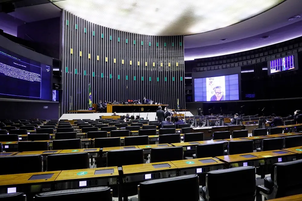 Imagem da notícia: Auxílio emergencial, reforma tributária e pacto federativo: pautas urgentes travadas no Congresso