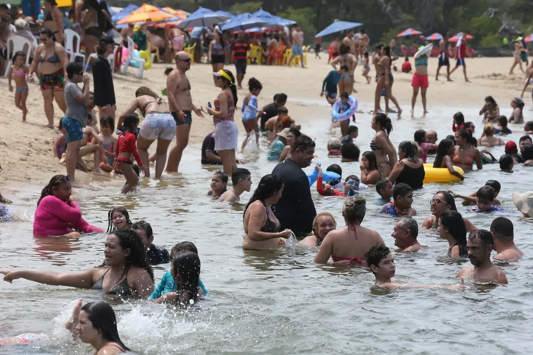 Imagem da notícia: CE tem transmissão comunitária de nova cepa da Covid; tempo de internação com a variante é maior