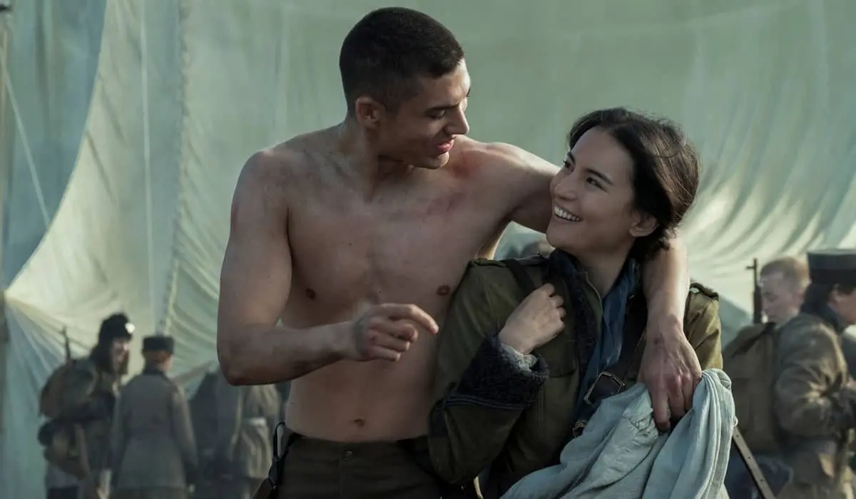Na imagem, uma cena da série Sombra e Ossos, da Netflix, com Jessie Mei Li no papel de Alina Starkov.