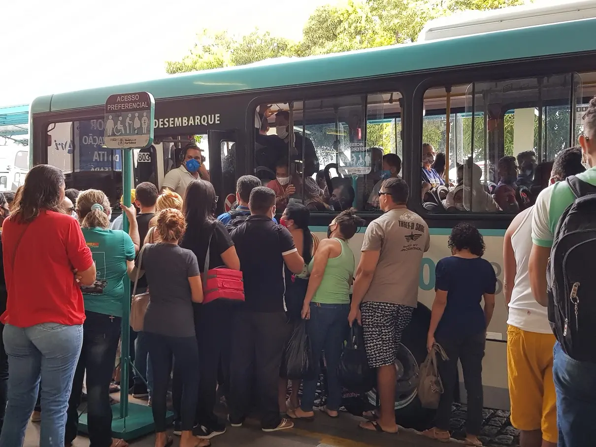Imagem da notícia: Socicam deverá apresentar plano de ação contra aglomeração nos terminais em até 10 dias 