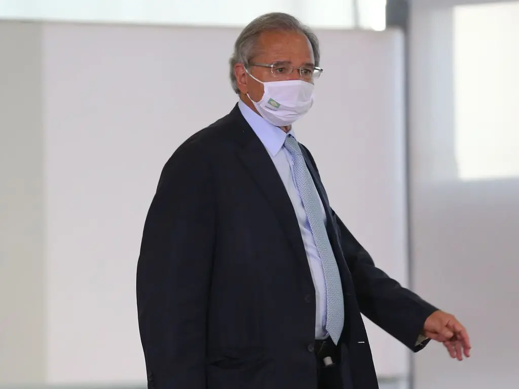 Imagem da notícia: Guedes: só não disparamos auxílio ainda porque precisamos de PEC de Guerra