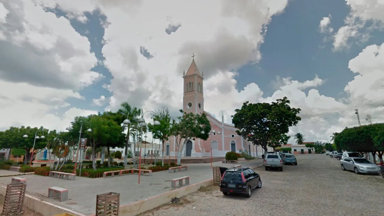 Pentecoste decreta lockdown por quatro dias para combater avanço da Covid