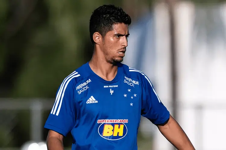 Imagem da notícia: Fortaleza oficializa a contratação do lateral-direito Daniel Guedes por empréstimo