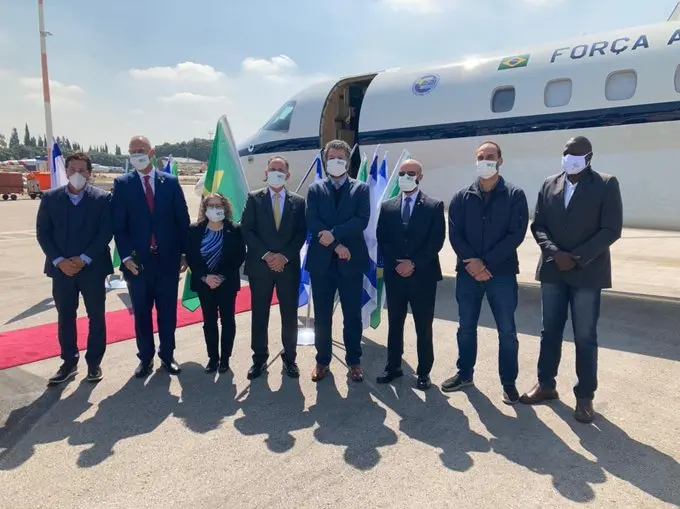 Imagem da notícia: Comitiva brasileira enviada à Israel visita desenvolvedores de spray nasal contra Covid-19