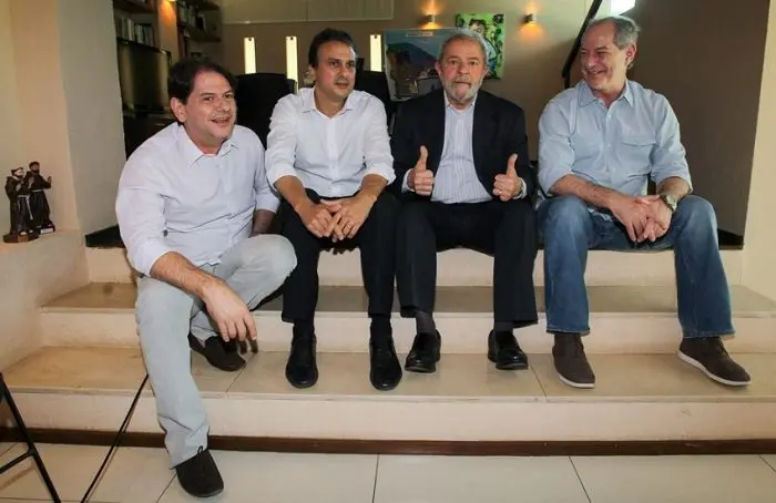 Imagem da notícia: Ciro venceu Lula no Ceará em 1998 e 2002, mas influência do petista atinge de prefeitos a governador